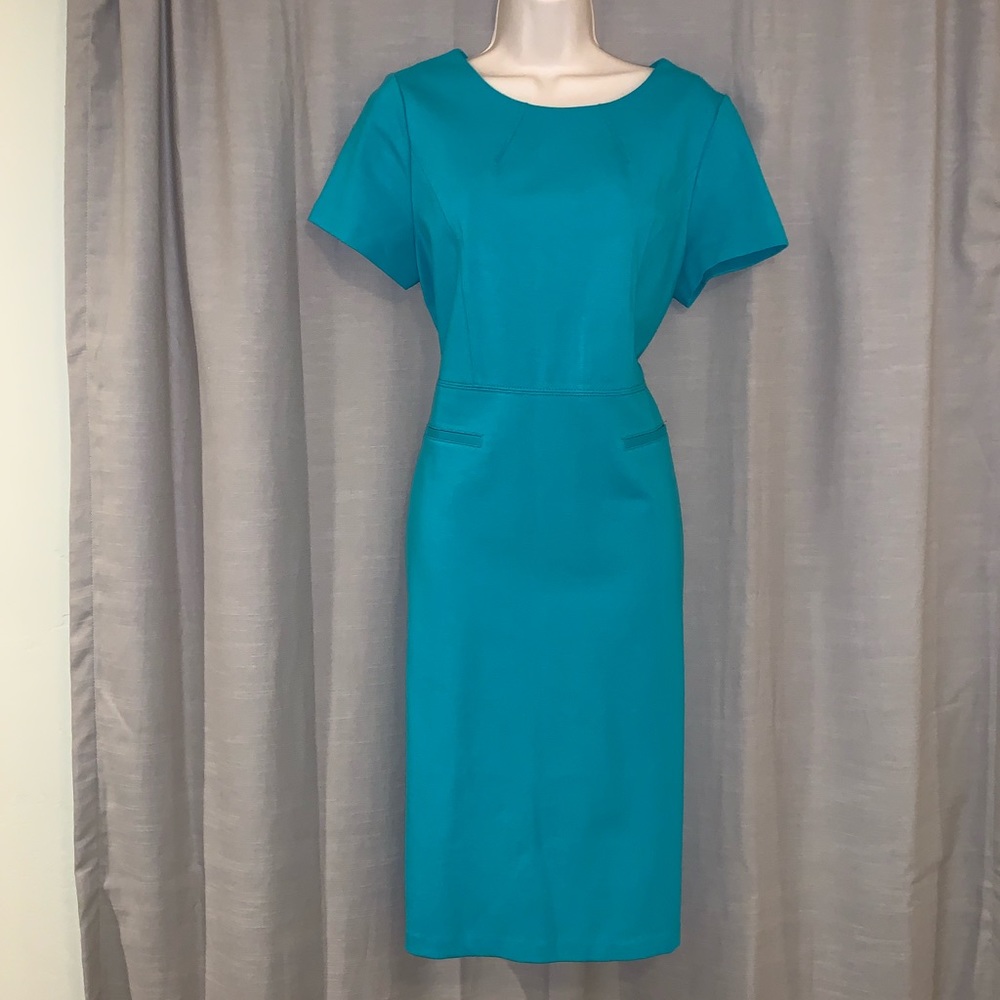 Short sleeve dress